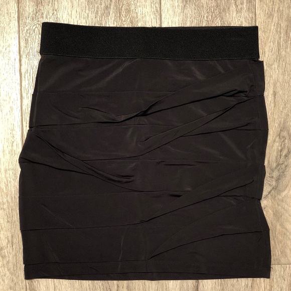 BCBG Generation Black Skirt - Picture 3 of 3